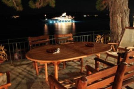 Margina Residence Hotel Gaios Bagian luar foto